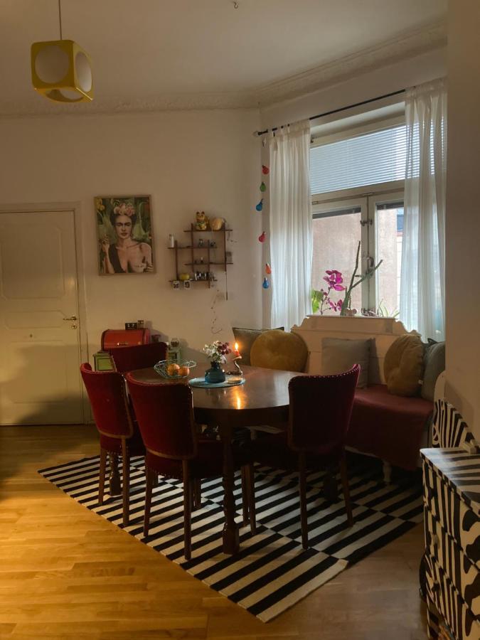 Rum Med Eget Badrum Och Stort, Delat Koek,Centralt I Malmoe A Room In An Apartment, Own Bathroom And Kitchen Shared With A Family Exterior photo